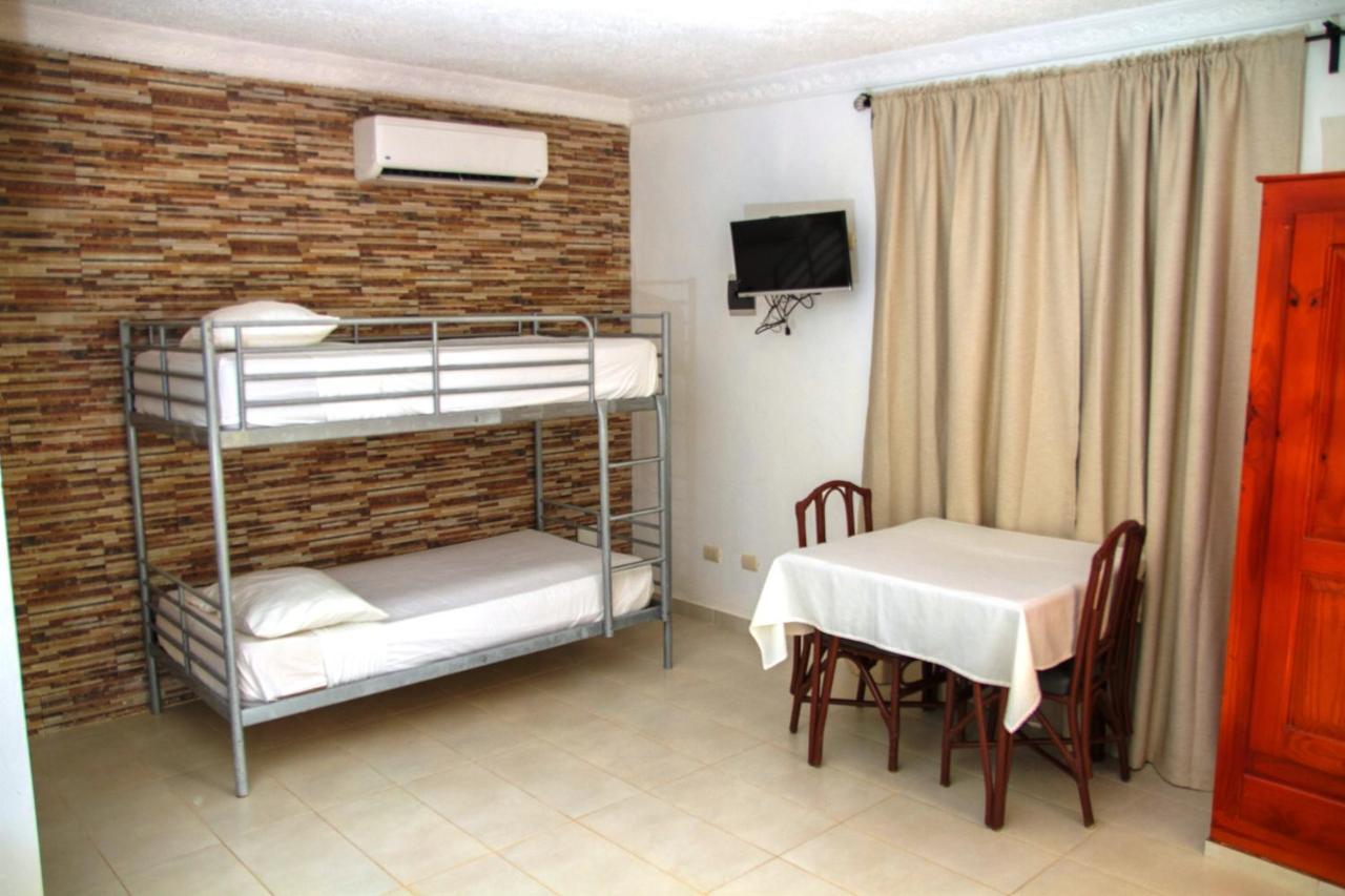 Hotel Colinas Del Rey Hato Mayor Del Rey Extérieur photo